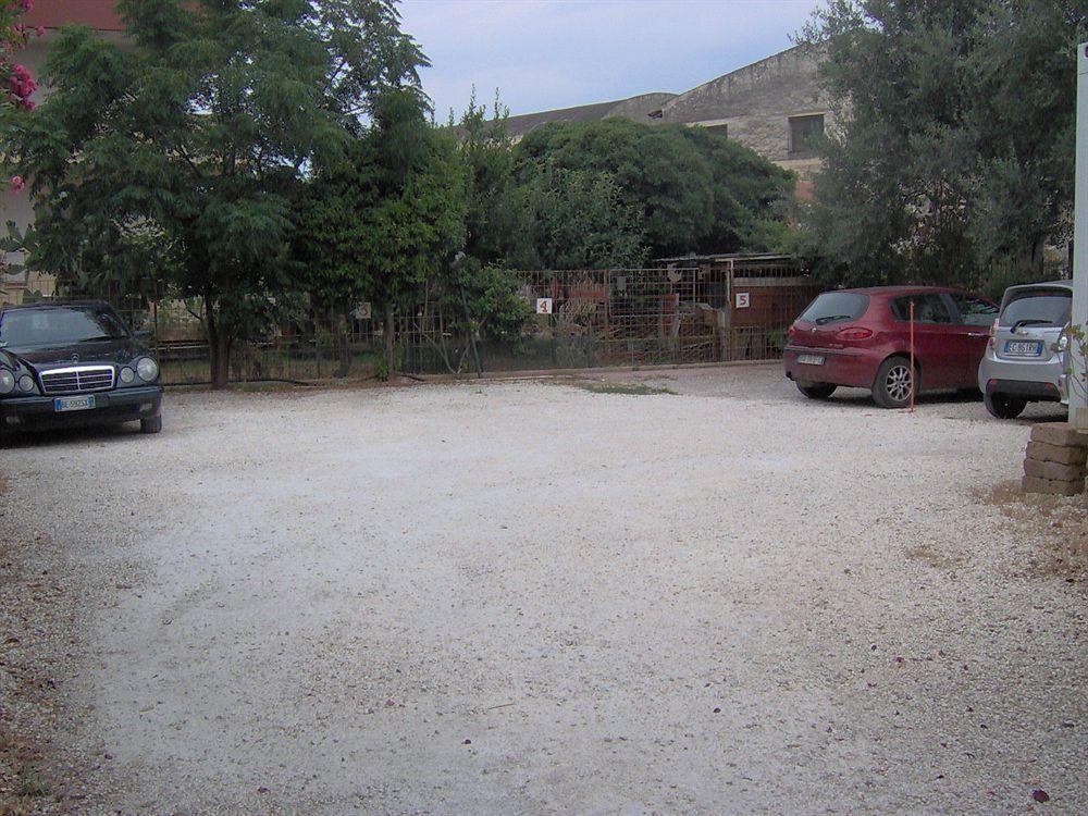 Bed & Breakfast Santa Fara Барі Екстер'єр фото