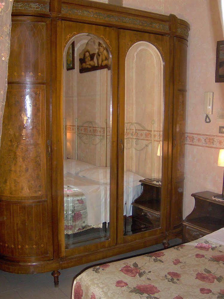 Bed & Breakfast Santa Fara Барі Екстер'єр фото