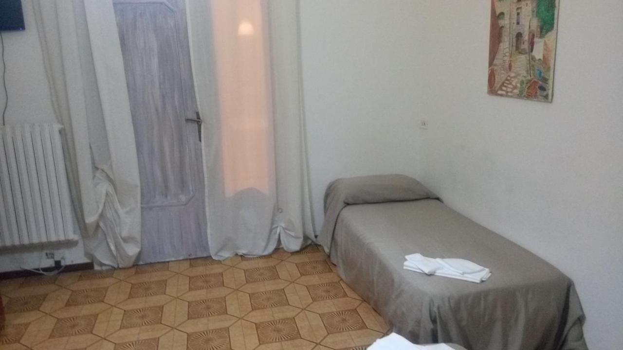 Bed & Breakfast Santa Fara Барі Екстер'єр фото
